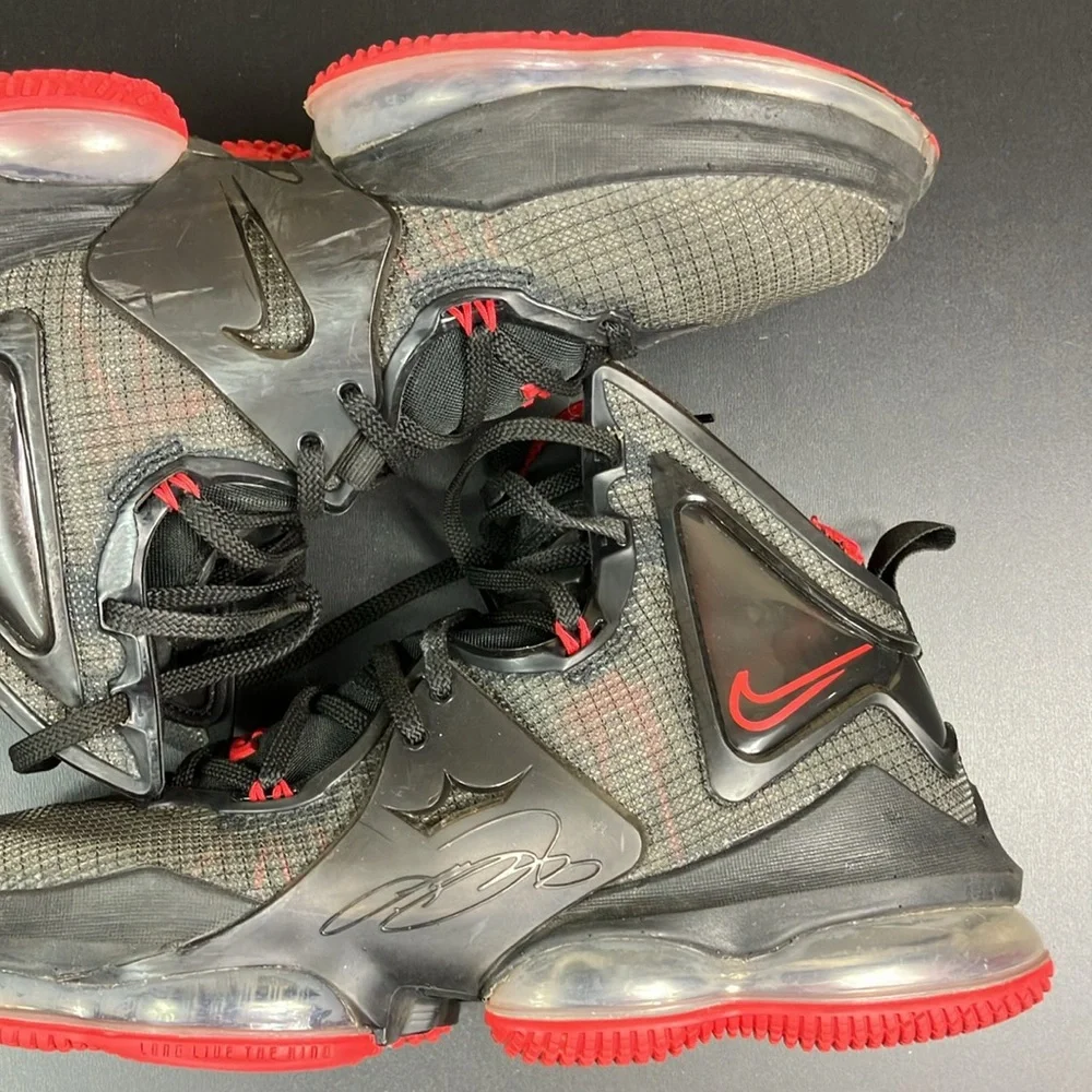 Nike LeBron XIX 19 Bred University Red‎ Athletic Basketball Shoes Men’s size 8.5